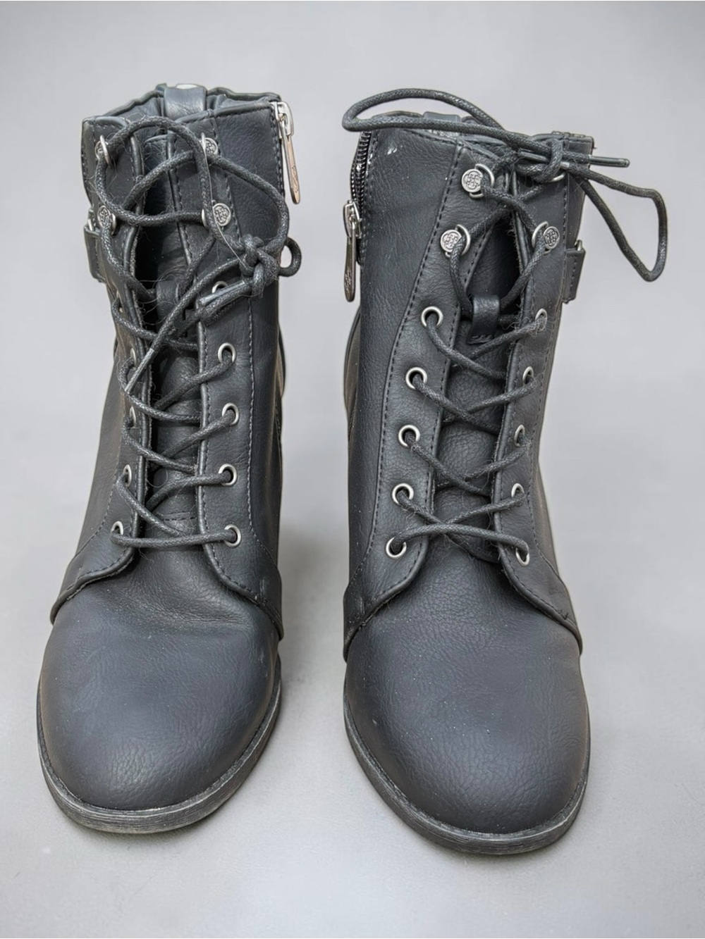 Daisy Fuentes Women’s Black Lace-Up Ankle Boots Size 8.5